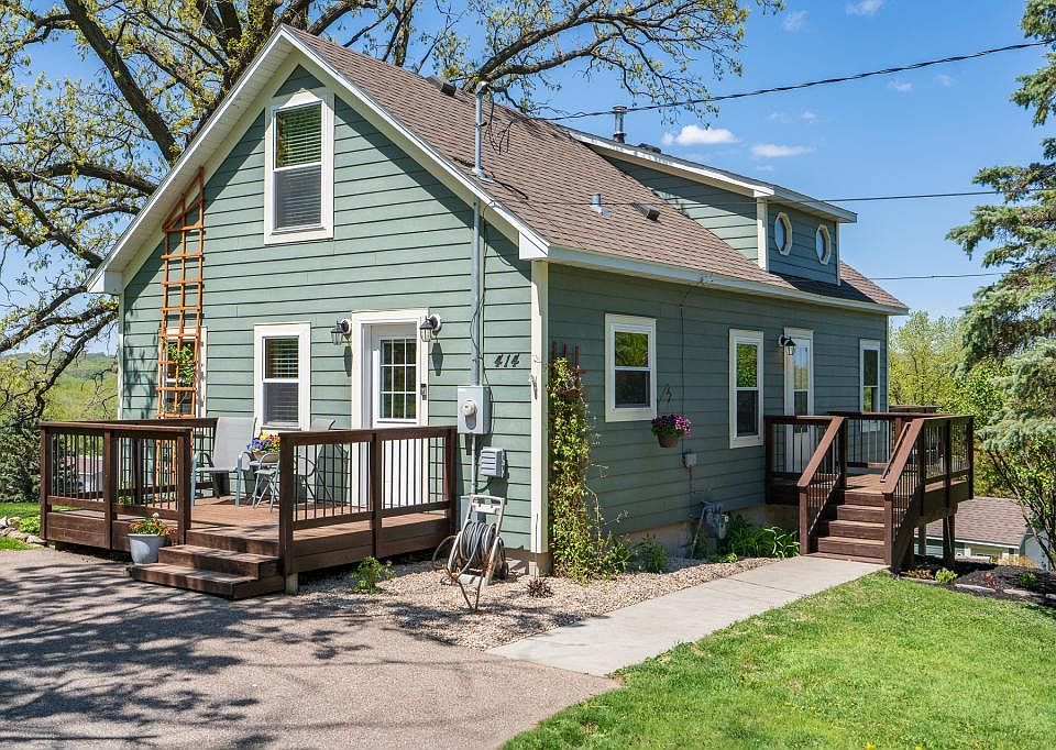 1st image of 414 Grove St N
