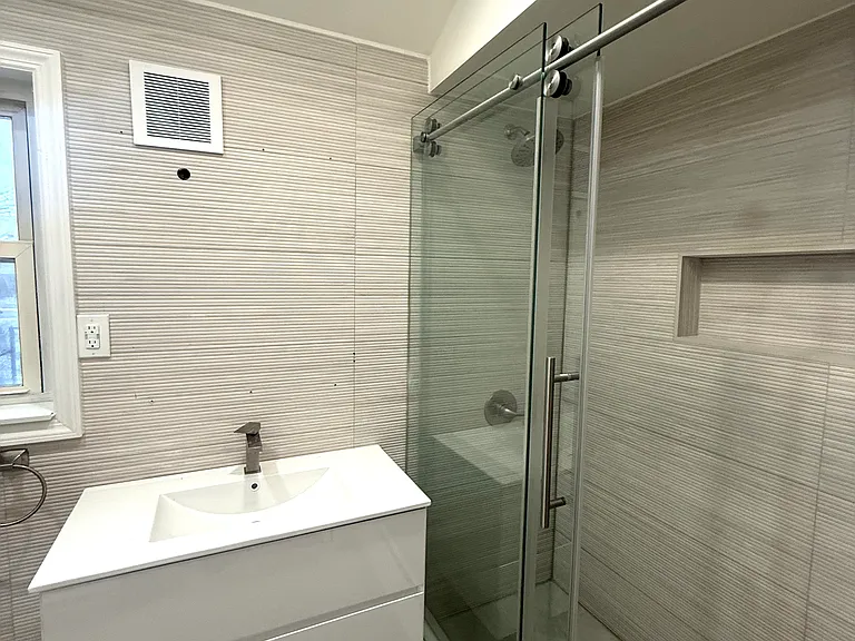 2823 Ford St #1 — Photo 8