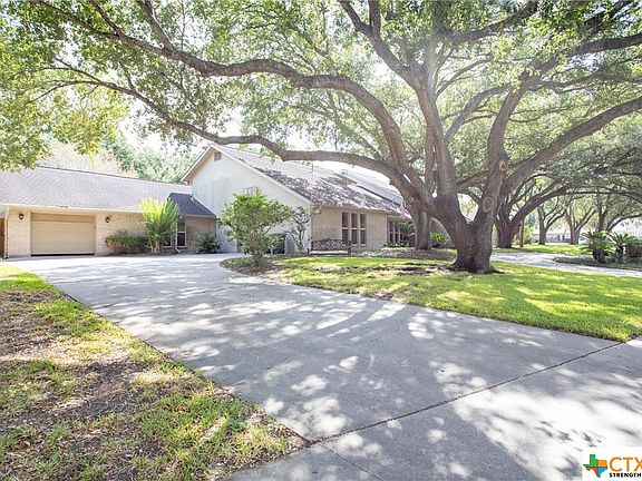 5th image of 106 Woodhall Dr