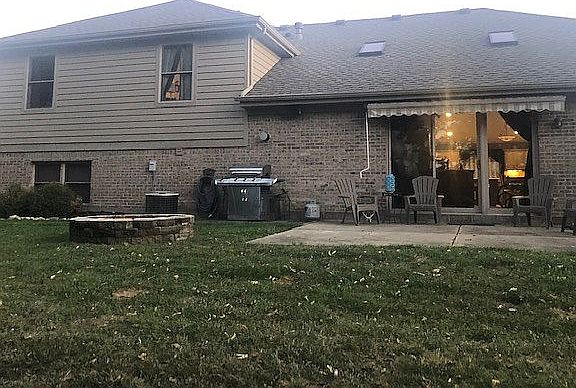 3rd image of 9722 Robert Ct