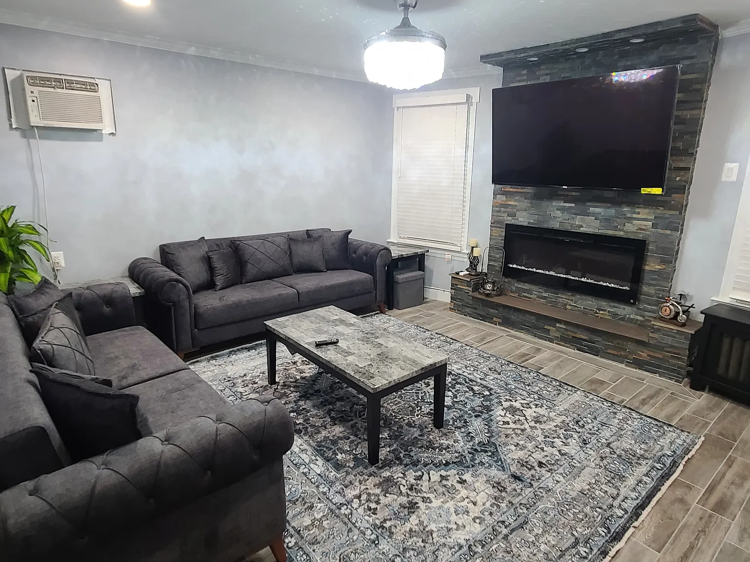 3 bed, 1450 sqft, $3,790 — Photo 4