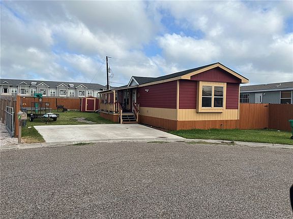 3rd image of 130 Tropical Breeze Ln