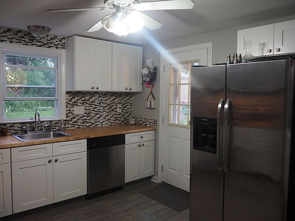 4th image of 266 Burr St