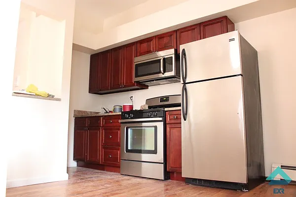 Rented by EXR | media 10