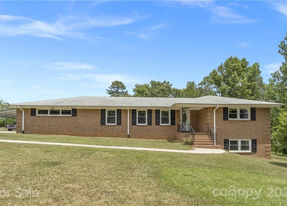 1st image of 1918 W Laporte Dr