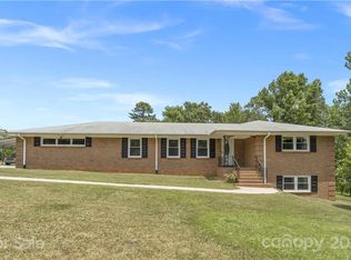 1918 W Laporte Dr, Charlotte, NC 28216