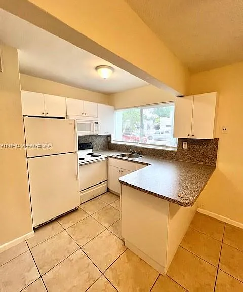 7626 NE 6th Ct #1 — Photo 3