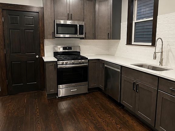 4th image of 171 W 19th St