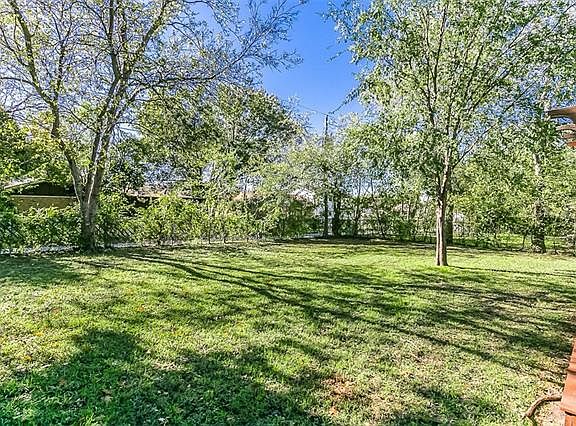 4th image of 421 Melrose Dr