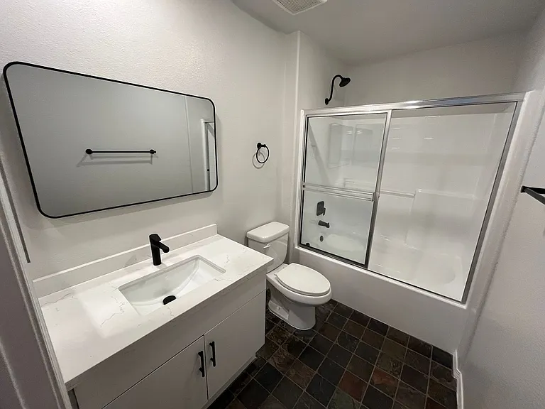 2820 Sawtelle Blvd — Photo 82