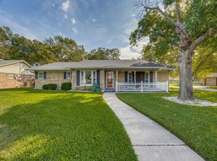 400 Rosedale Dr, Gainesville, TX 76240