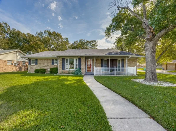 400 Rosedale Dr, Gainesville, TX 76240