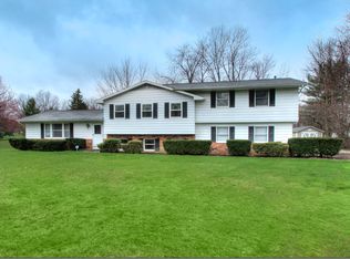 6548 Hunt Cir, Mayfield Village, OH 44143