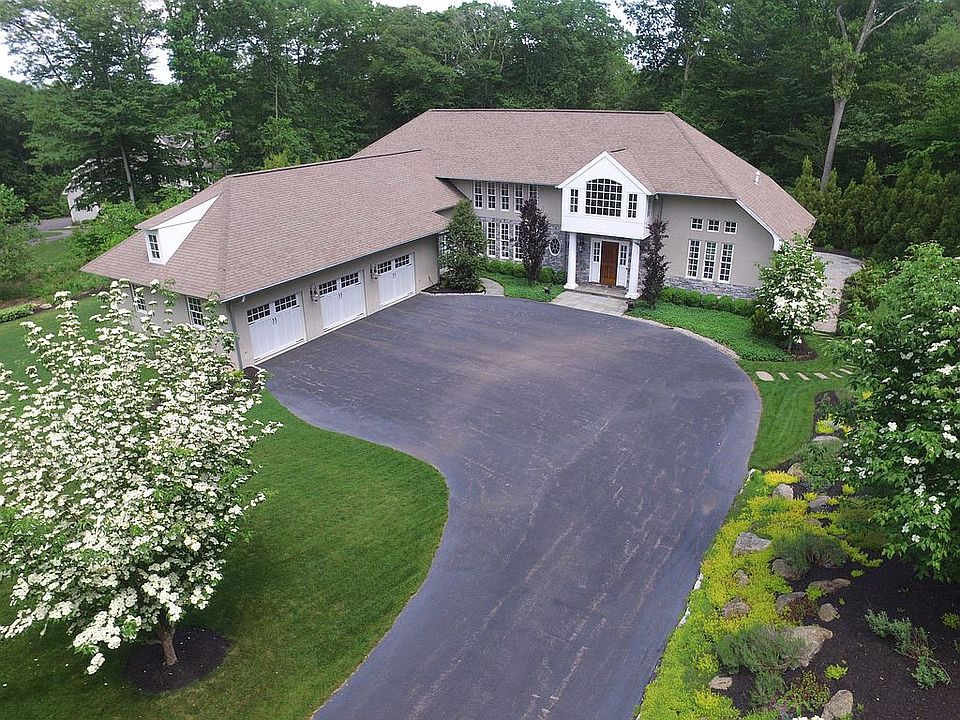 2nd image of 30 Northwinds Dr
