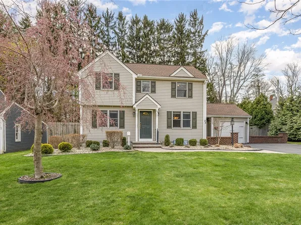 25 Pinecrest Dr, Rochester, NY 14617