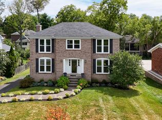 12102 Greenvalley Dr, Douglass Hills, KY 40243