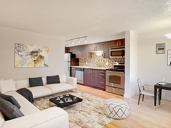 4th image of 1234 Clarkson St #941448