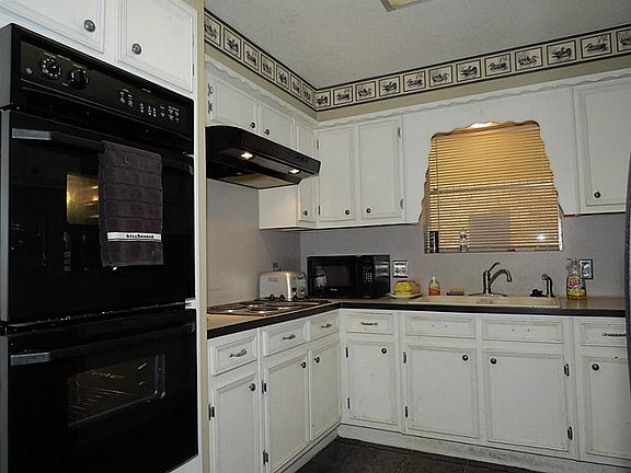 Beautiful kitchen with double ovens