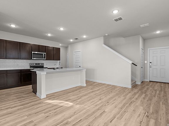 5th image of 5530 Franklin Hills