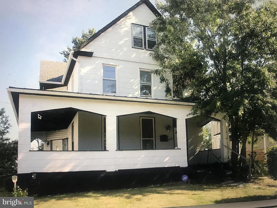 2nd image of 3008 Glenmore Ave
