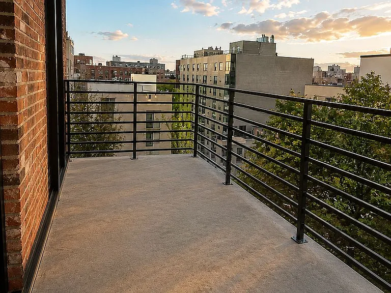 27 Montrose Ave #4J — Photo 19