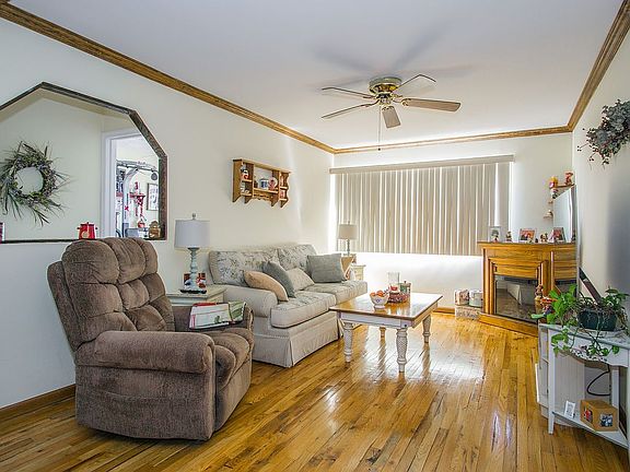 4th image of 95 Gary Ct