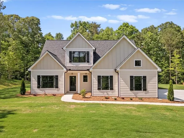 130 W Lake Blvd, Carrollton, GA 30116