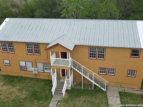 2nd image of 413 Margaret St
