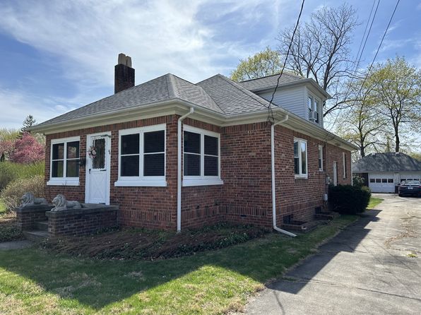 44 Miner Ave, Waterford, CT 06385