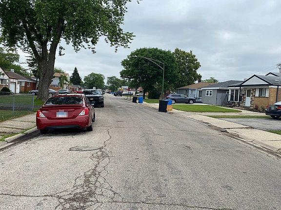 5th image of 4719 W 82nd St