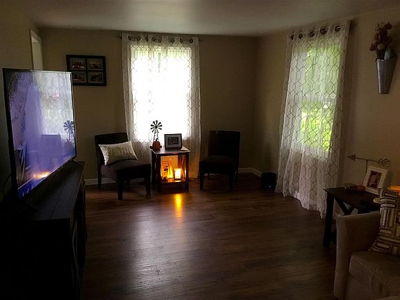 5th image of 245 N Main St