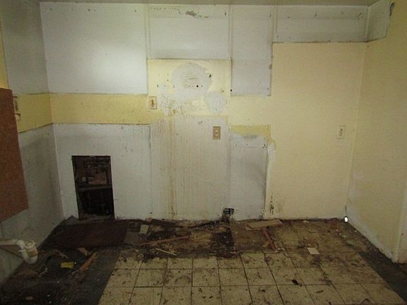 5th image of 534 Clifton Ave