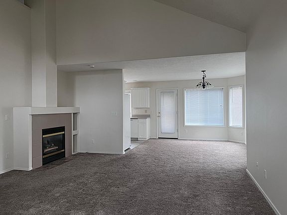 3rd image of 1475 Orchardview Ave NW #1475