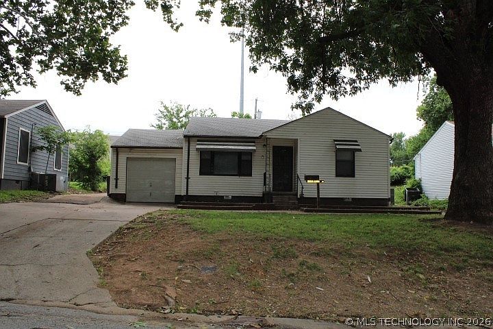 1st image of 553 N 23rd West Ave