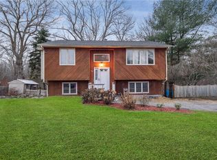 80 Oakside St, Warwick, RI 02889