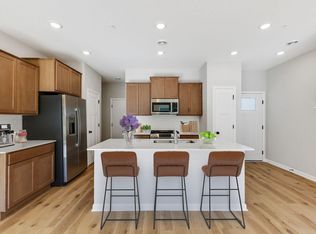 1518 Trellis Ln, West Saint Paul, MN 55118