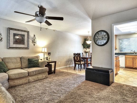 4th image of 628 W Nocturne Ct