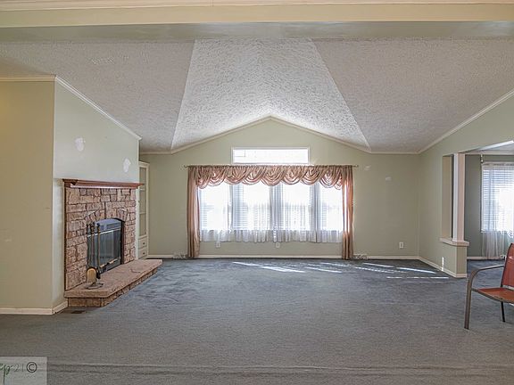 4th image of 211 Becton Cir
