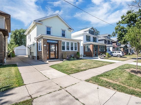 2nd image of 152 Mang Ave