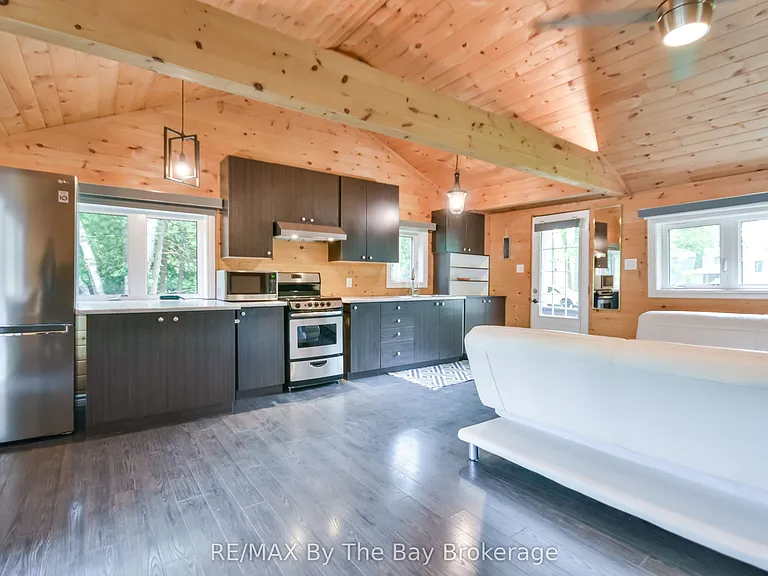 578 Oxbow Park Dr — Photo 5