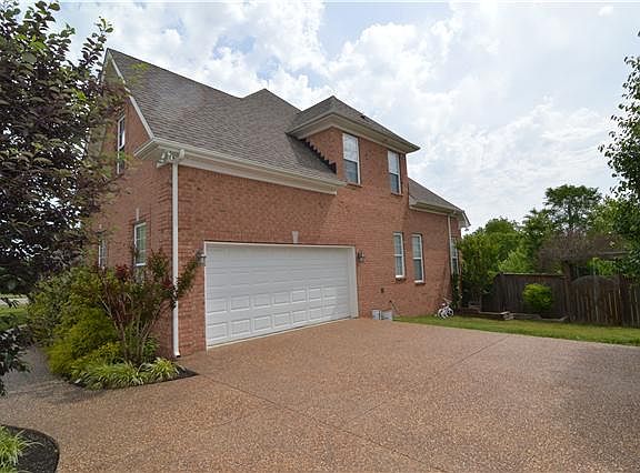 2nd image of 284 Quad Oak Dr