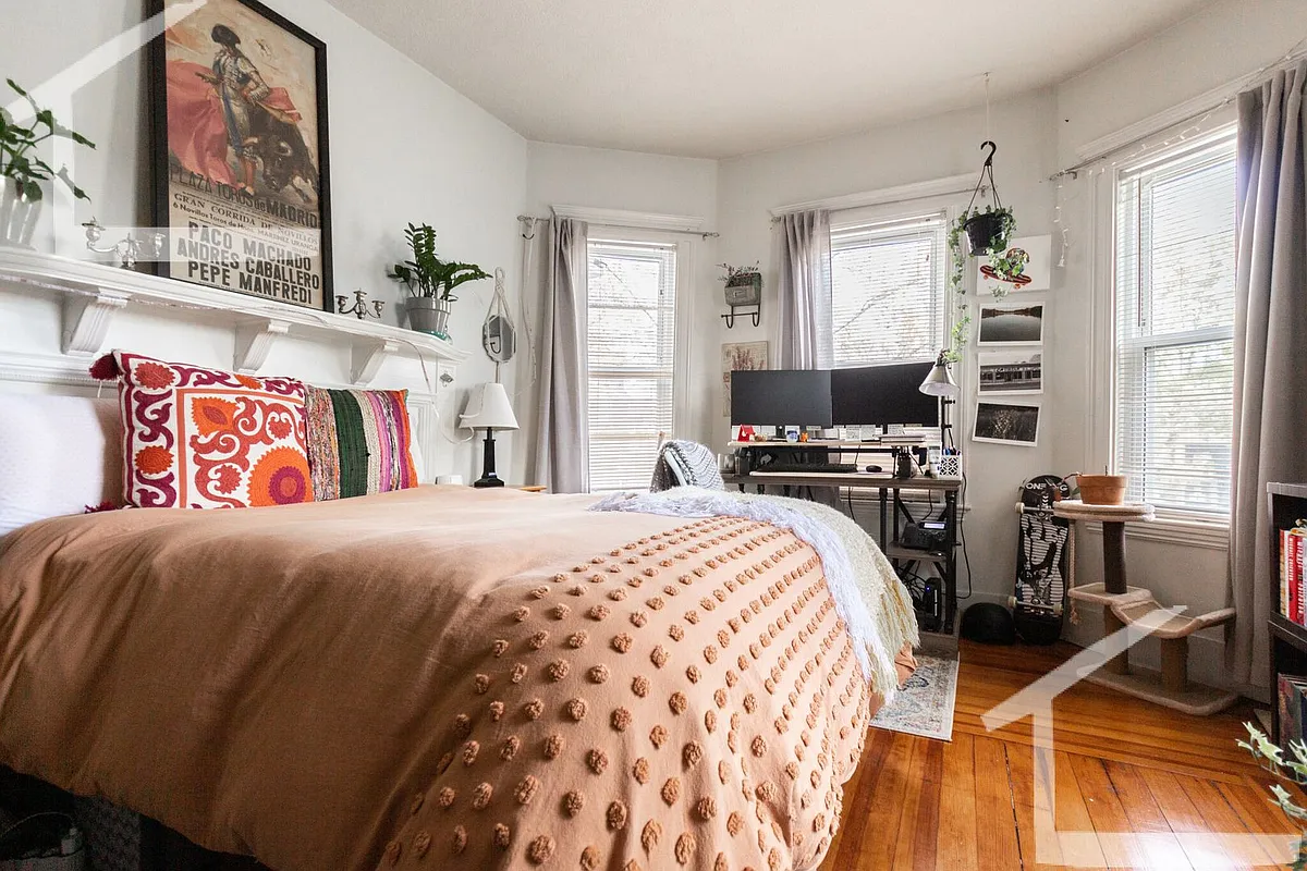 Building Photo - 548 Washington St #1