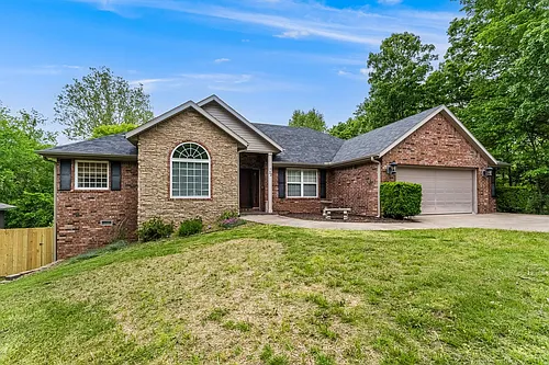 32 Latshaw Dr Photo 1
