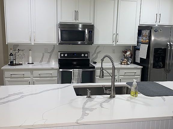 3rd image of 3144 Winglewood Cir