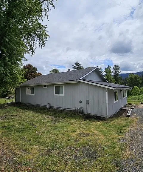 150 NE 4th Ave — Photo 2