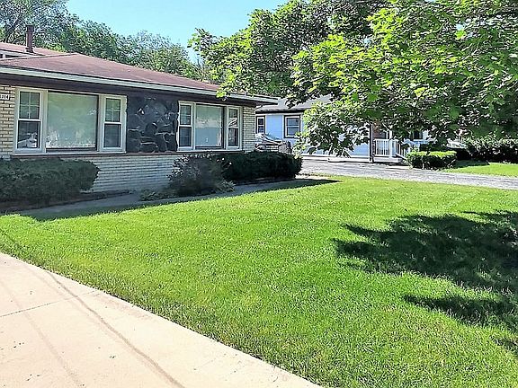 2nd image of 16114 Forest Ave