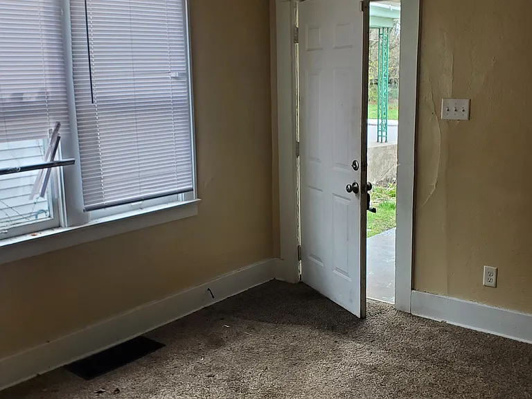 706 Laporte Ave — Photo 3