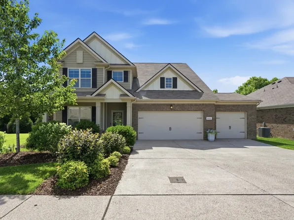 8003 Forest Hills Dr, Spring Hill, TN 37174