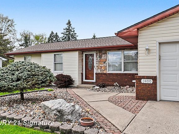 2nd image of 3400 Bramble Dr