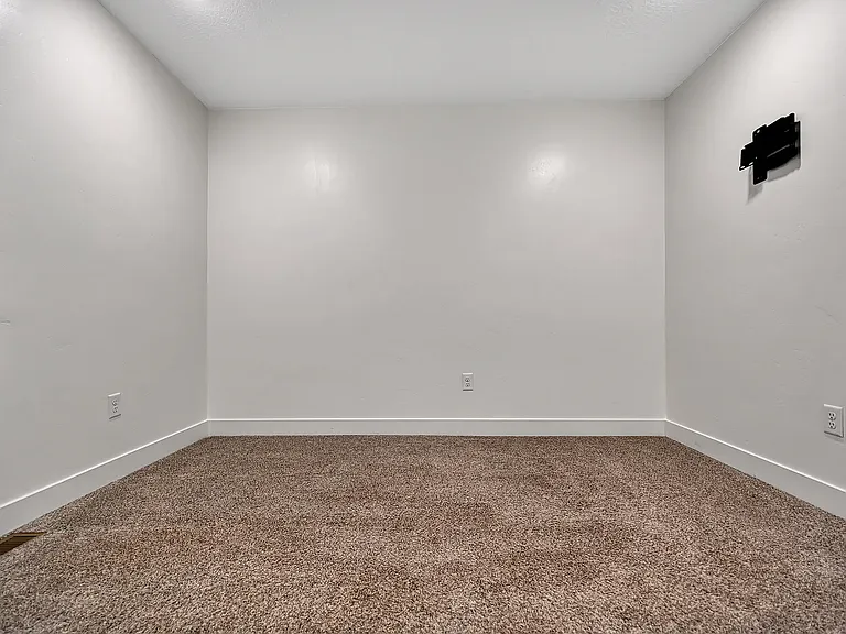 10 S 410 W — Photo 15